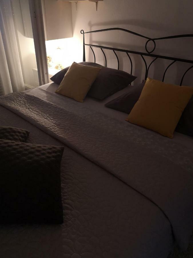 Appartement Apartman Mera à Zadar Extérieur photo